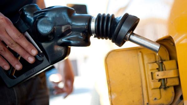در صورت عدم ارائه سوخت پاک به وسیله تأمین کنندگان کانادایی، قیمت بنزین به لیتری 2 دلار خواهد رسید