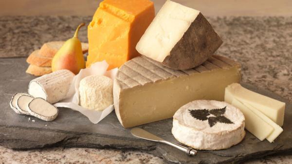 اگر هر روز پنیر بخوریم چه اتفاقی برای بدنمان می افتد؟