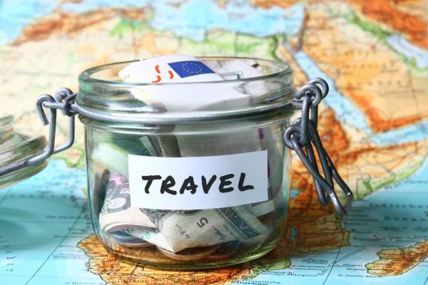 چه طور برای سفر پول پس انداز کنیم؟ (لازم نیست ثروتمند باشید تا همواره سفر کنید!)
